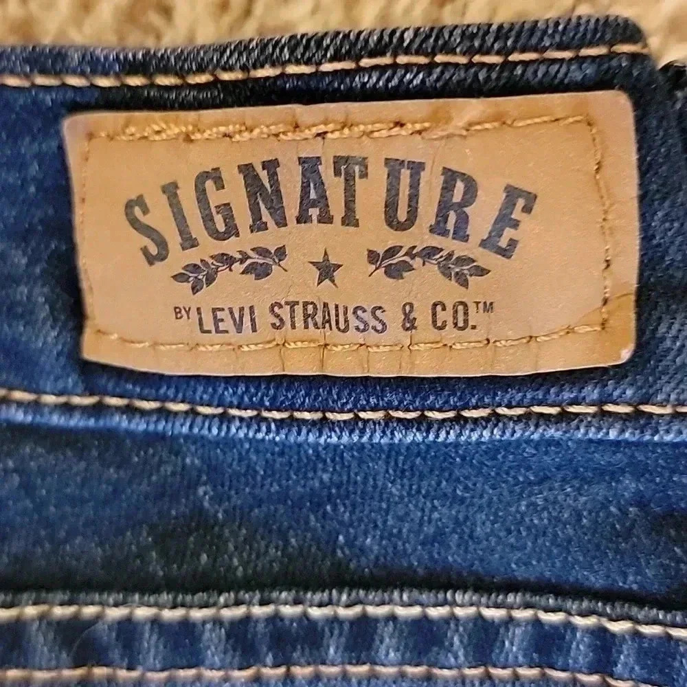 Levis Signature Curvy Boot Cut Jeans Size 12 31X30 - Picture 8 of 9